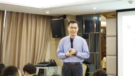  苏进为长亮科技中坚管理者领导力培训圆满结束