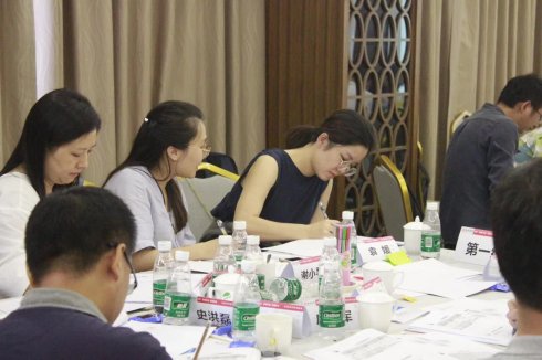  苏进为长亮科技中坚管理者领导力培训圆满结束