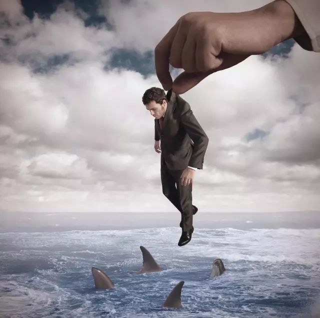 职场：要么出众，要么出局！