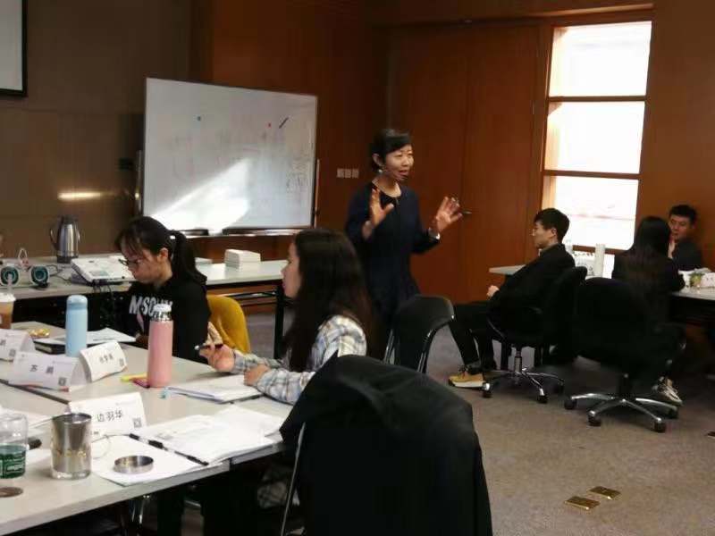 高子馨为中银提供《服务投诉》课程培训