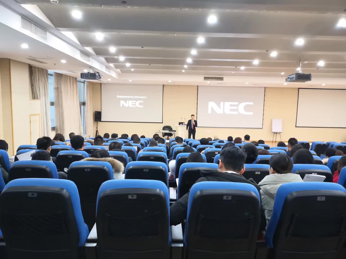 李成林为长安马自达提供《营销团队管理》课程