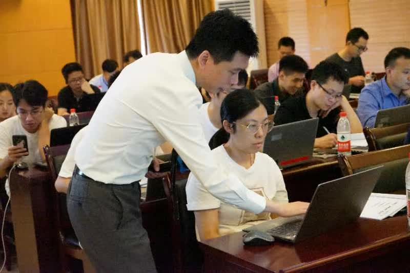 周刚为浙化院提供《PPT高效工作与卓越呈现》