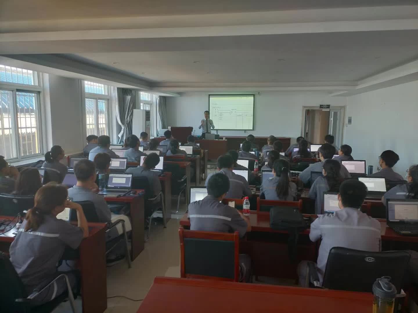 周刚为中车集团培训《EXCEL 数据分析技巧》课程