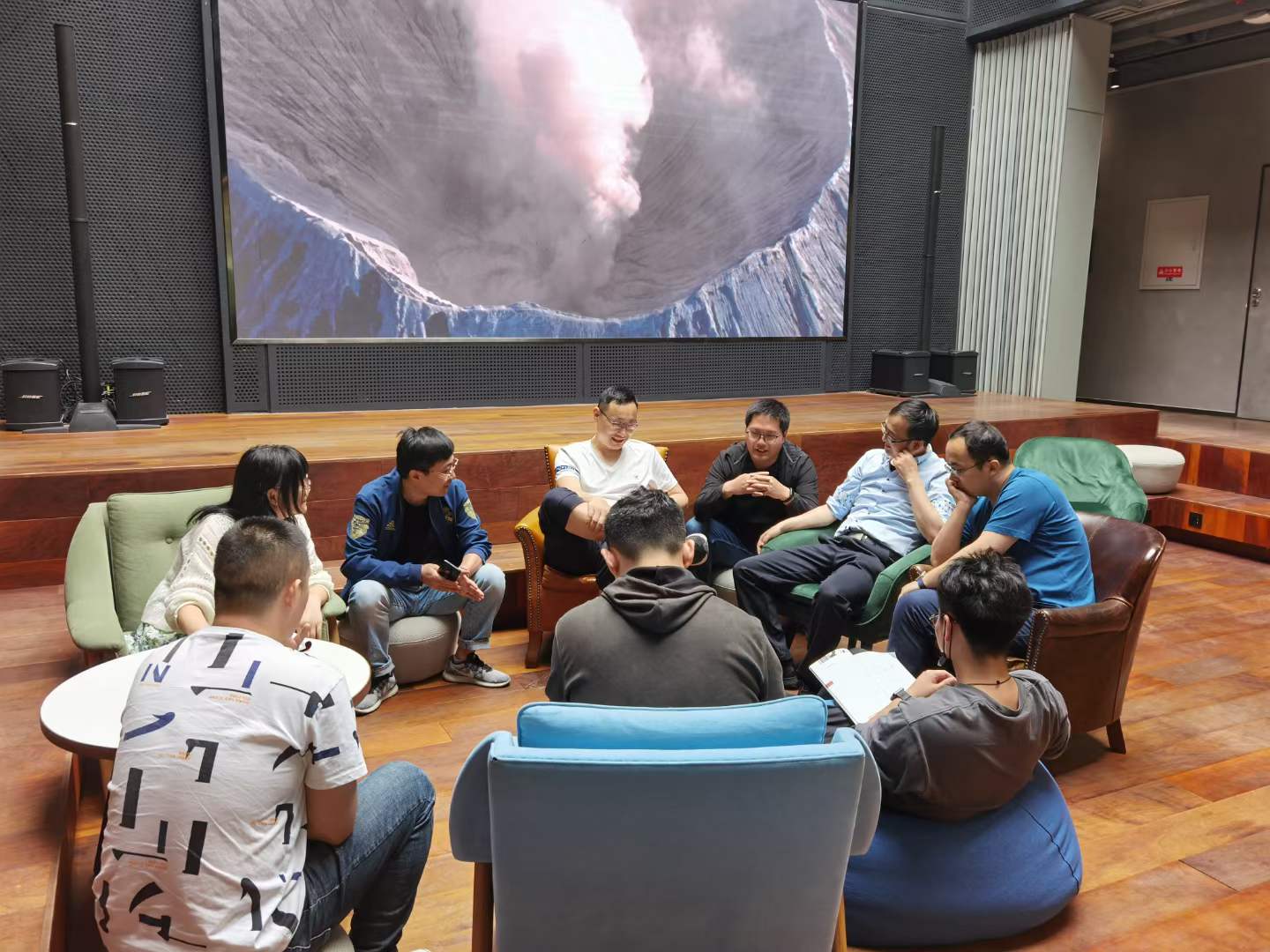 苏进为小米游戏业务部开展《团队协作》工作坊