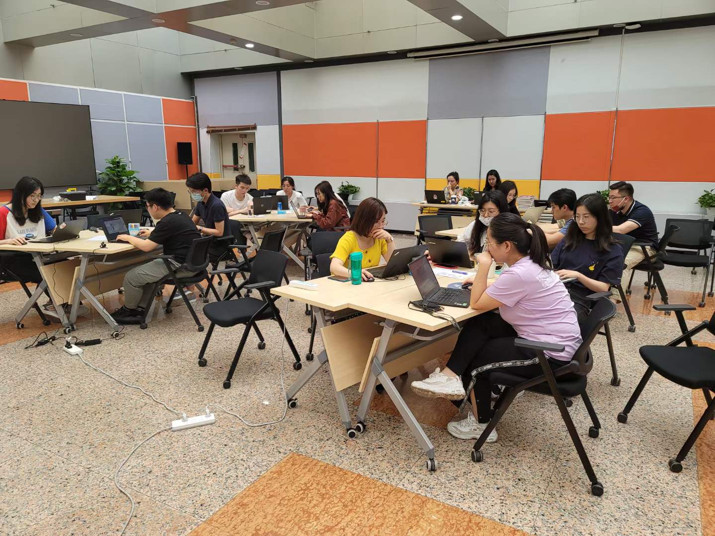 周刚为多点培训《PPT卓越实战技巧汇总》课程