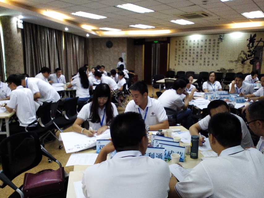 李成林为深圳清华研究生院分享课程