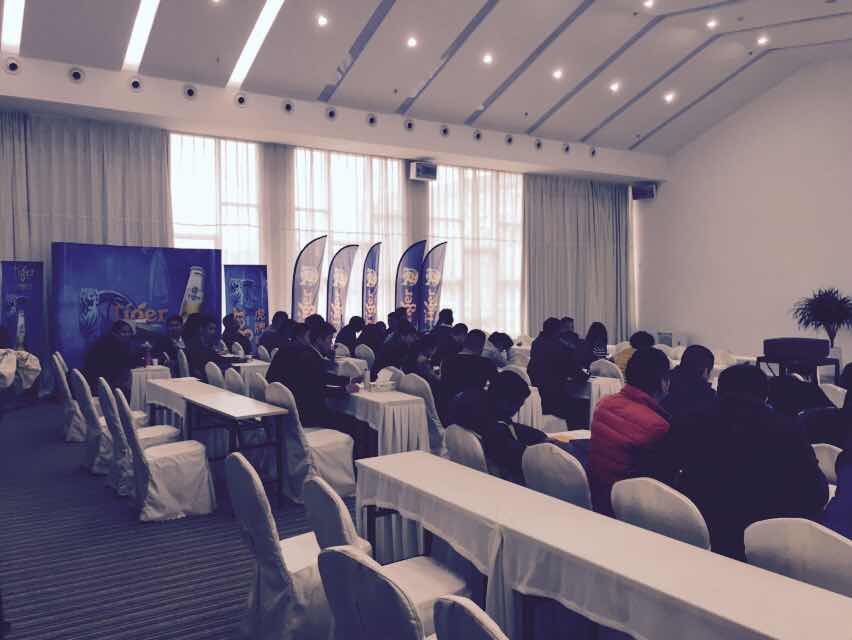 李成林给喜力啤酒讲《销售技能提升》课程