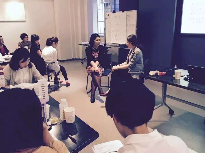 李成林给佰草集讲《高效沟通》课程