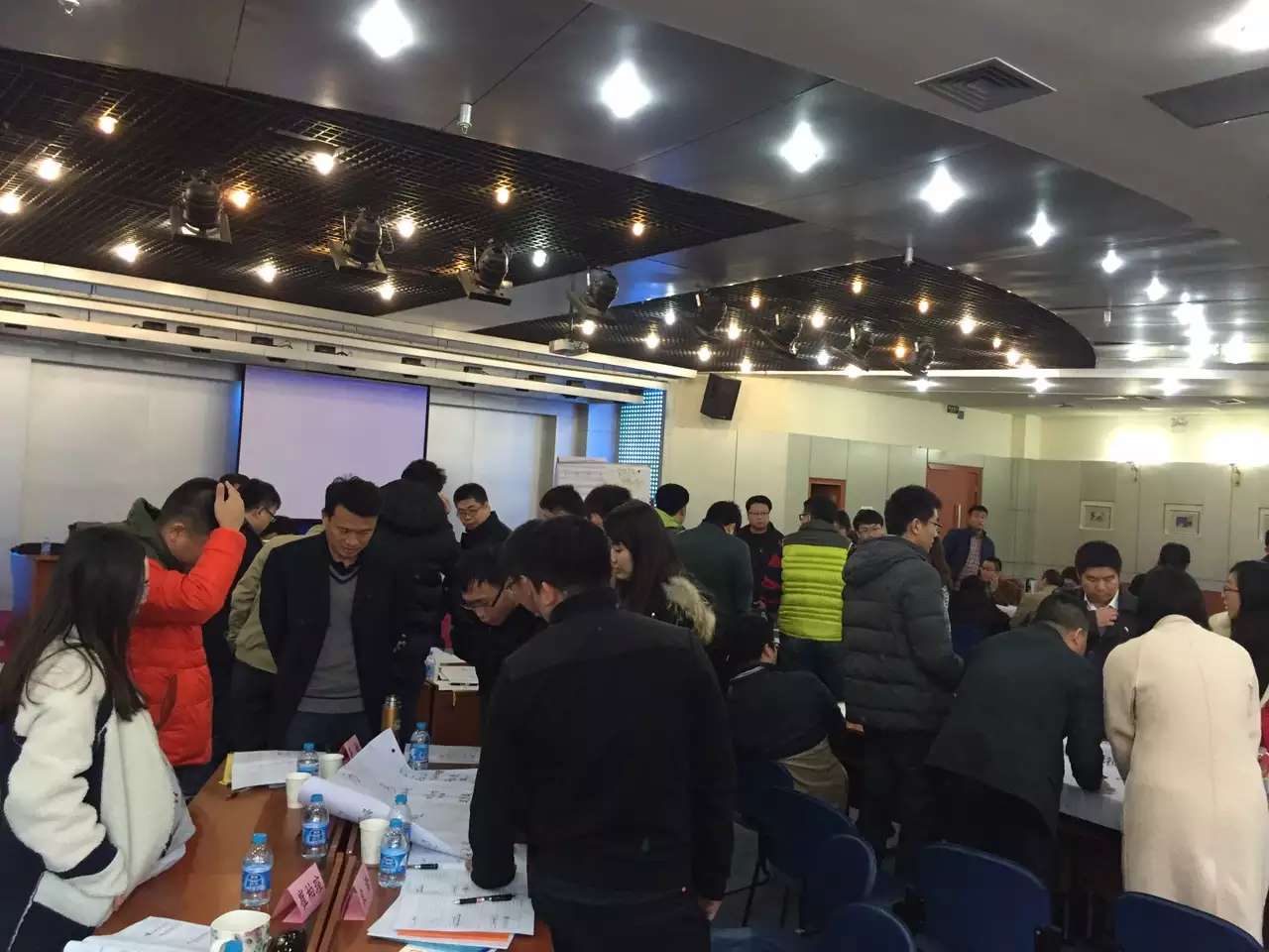 李成林为中国兵器工业集团讲《用脑营销》课程