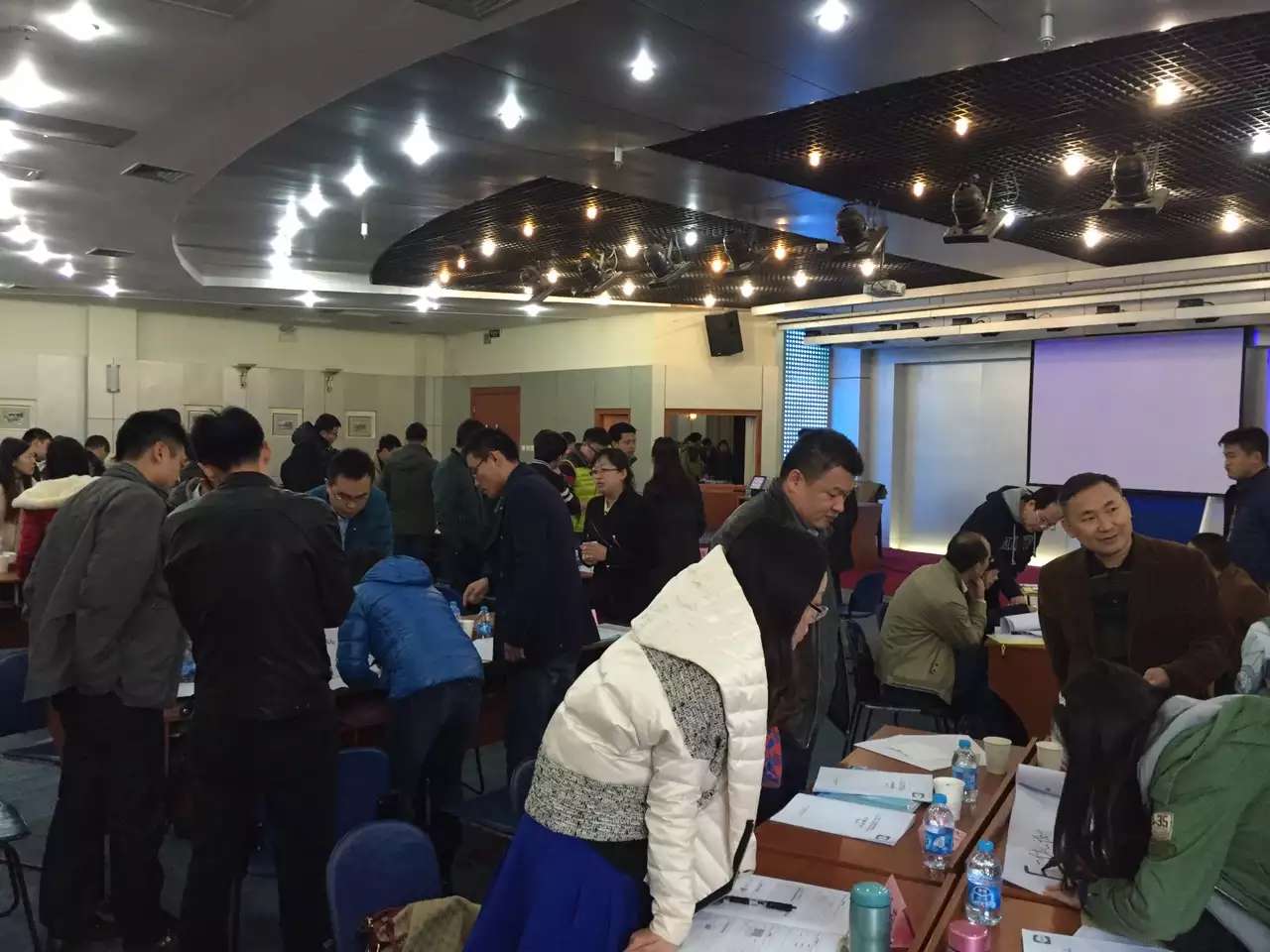 李成林为中国兵器工业集团讲《用脑营销》课程