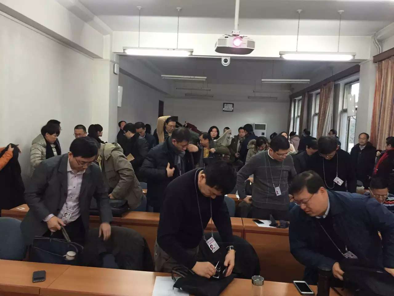 李成林给交通银行讲《产品需求与营销策略》课