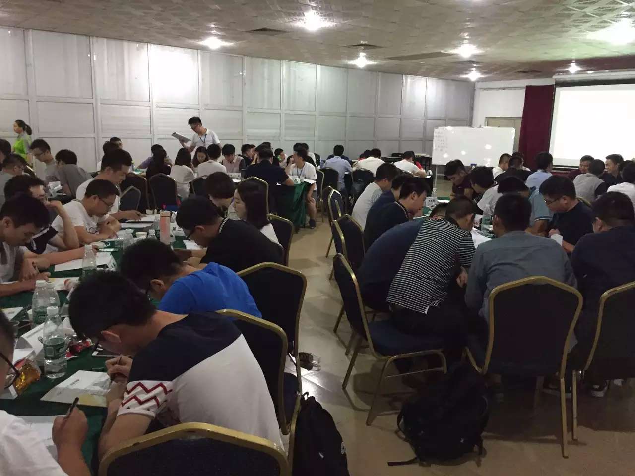 李成林给美的环境事业部讲《创新营销》课程