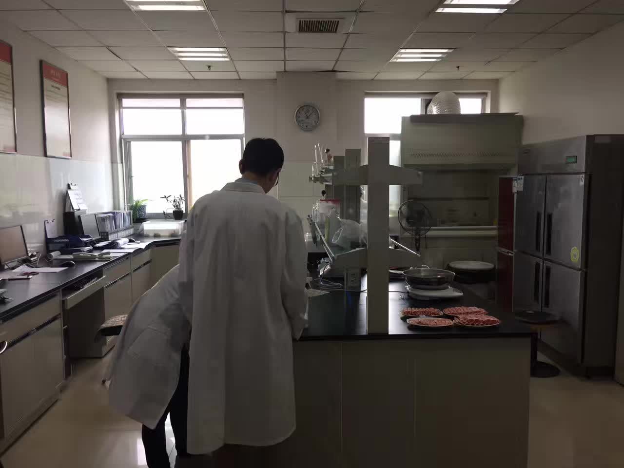 李成林给呷哺呷哺讲《商务谈判》课程