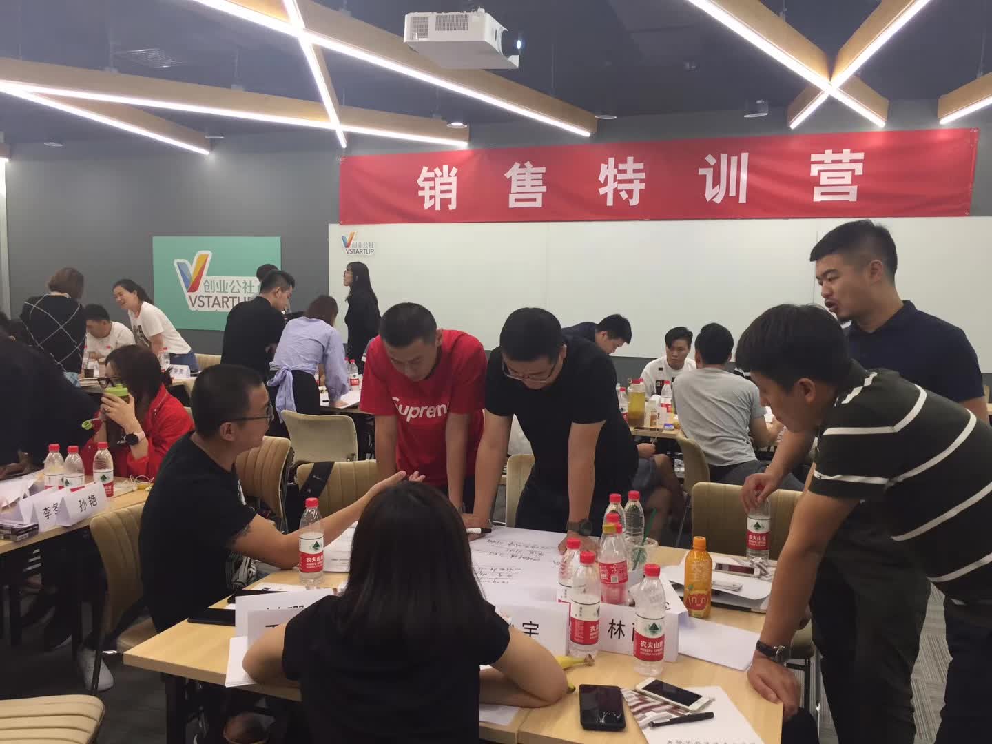 李成林给行圆汽车讲《销售提案与呈现》课程