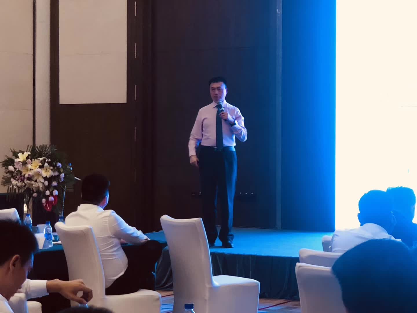  李成林给飞鹤乳业讲《营销创新》课程