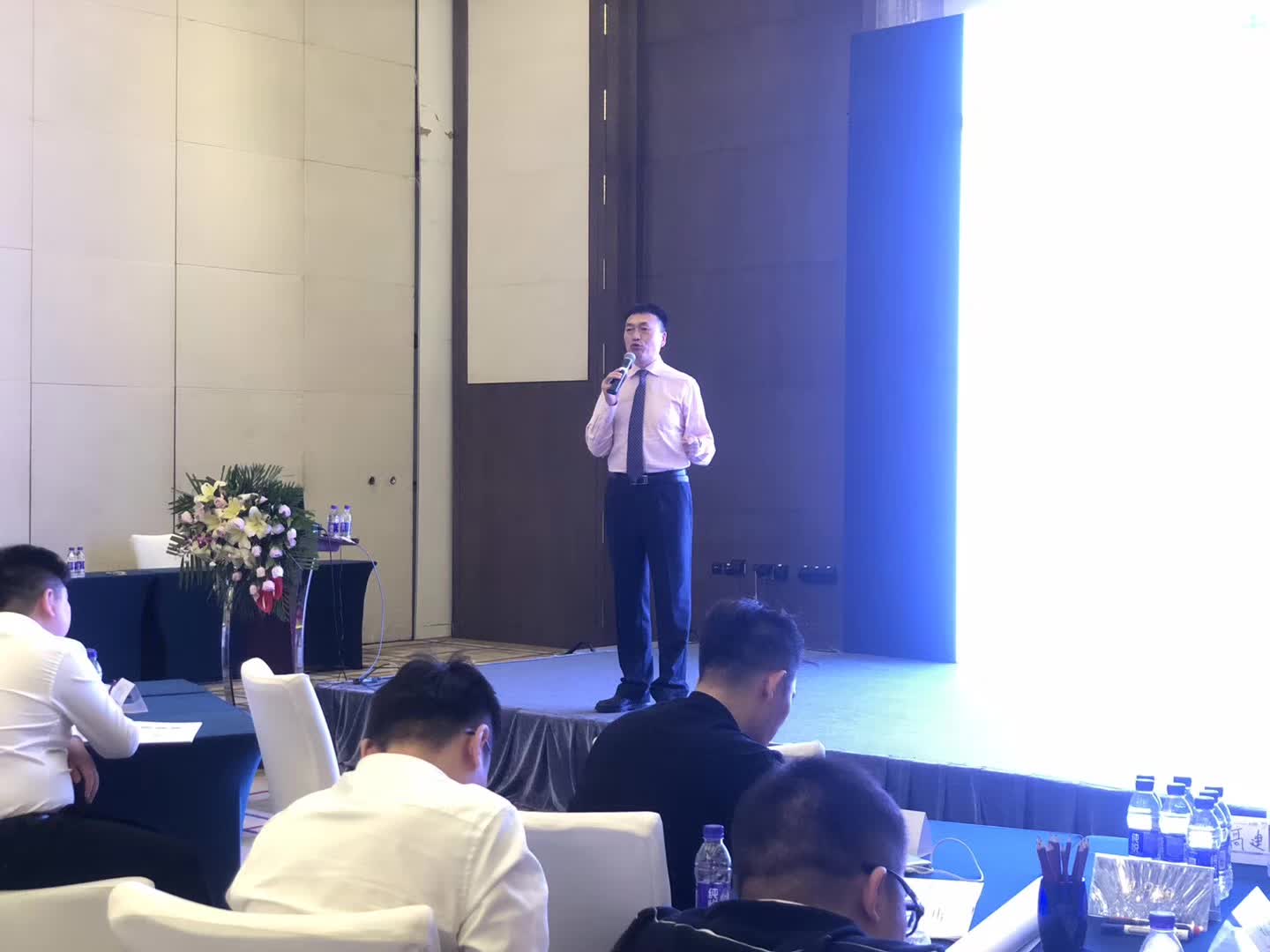  李成林给飞鹤乳业讲《营销创新》课程