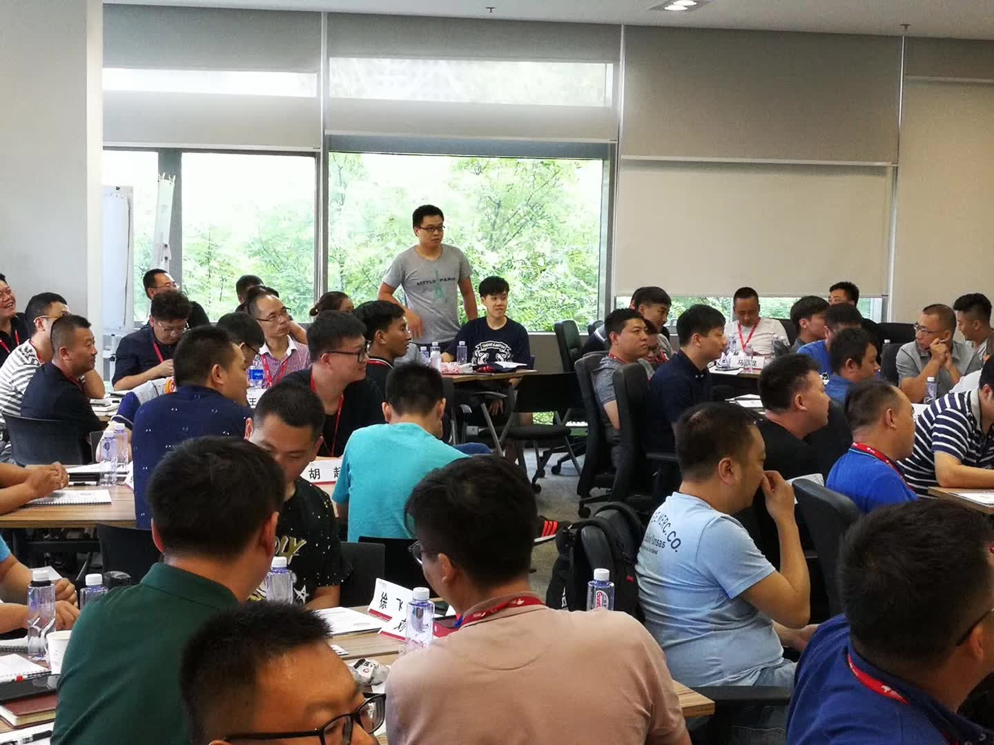 李成林给京东集团讲加盟商代理管理与店面运营