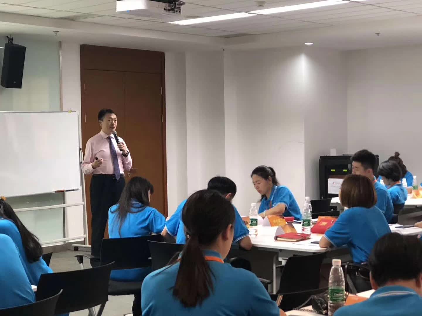 李成林给成都阳光保险讲《交叉销售》课程