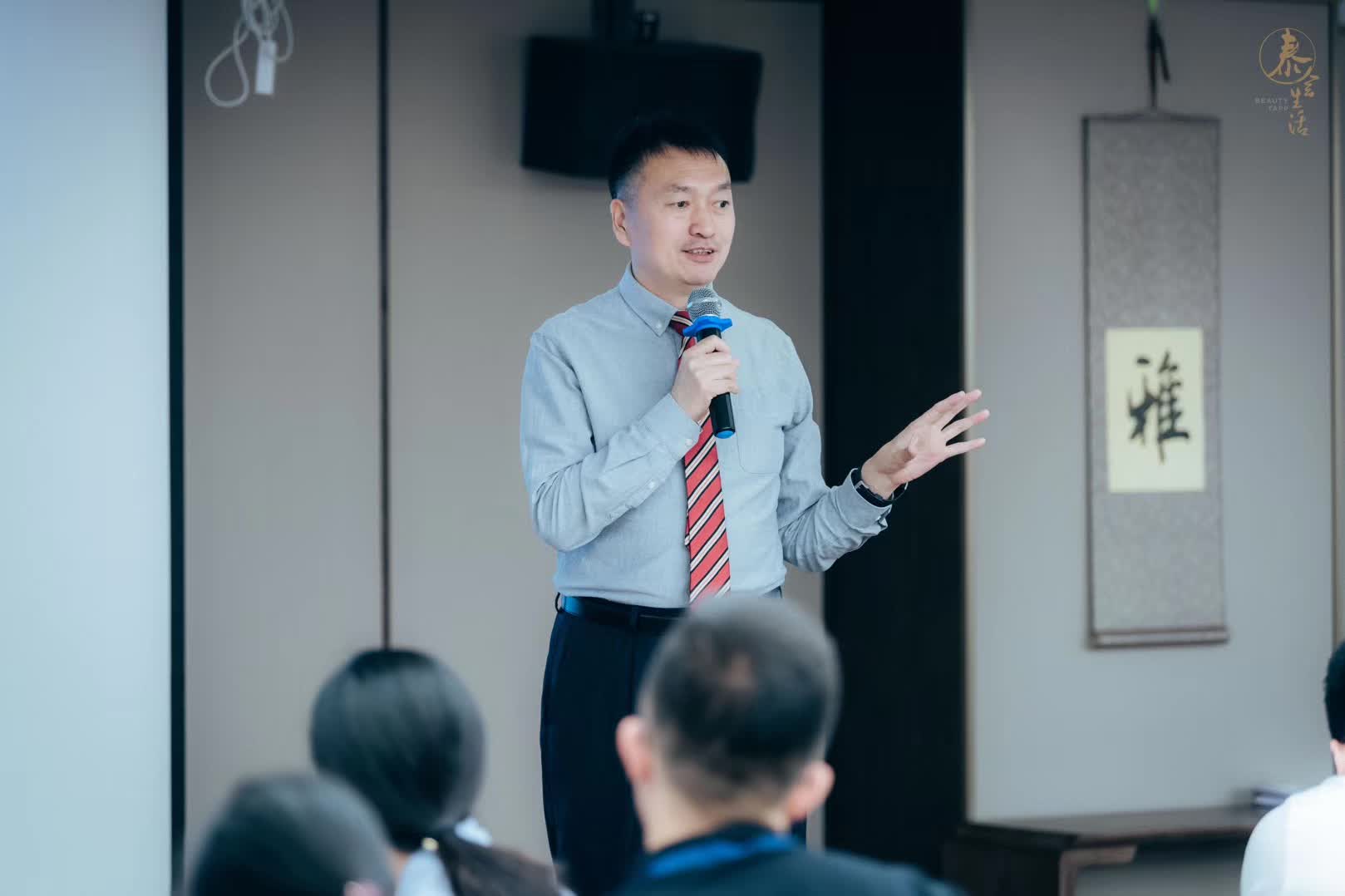 李成林给上海招商信讲《创新营销》课程