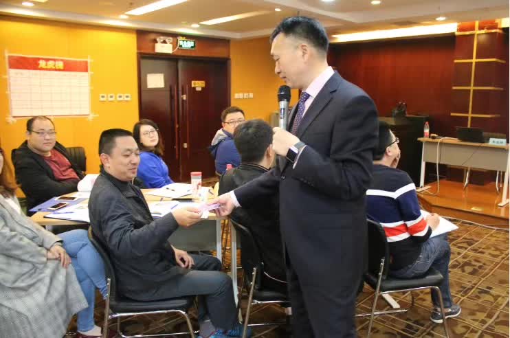 李成林给中国航天集团讲品牌营销与回款技巧