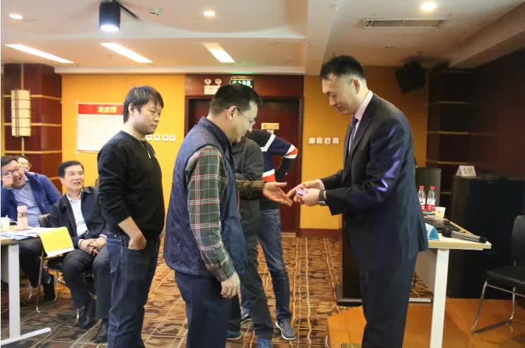 李成林给中国航天集团讲品牌营销与回款技巧