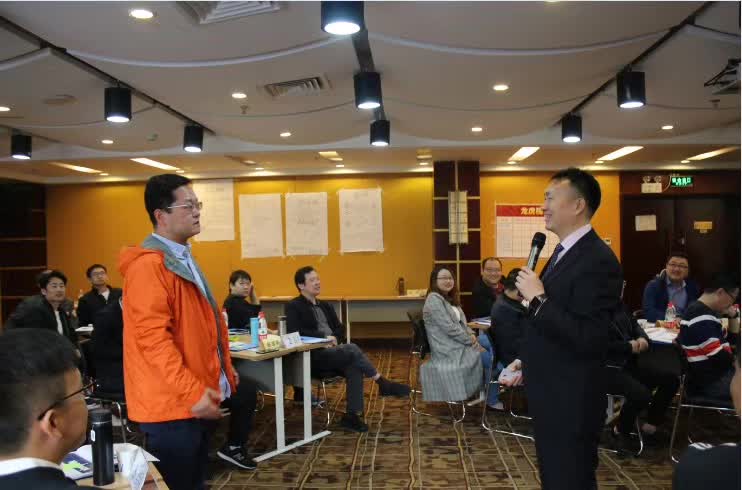 李成林给中国航天集团讲品牌营销与回款技巧