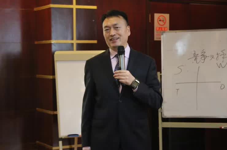 李成林给中国航天集团讲品牌营销与回款技巧