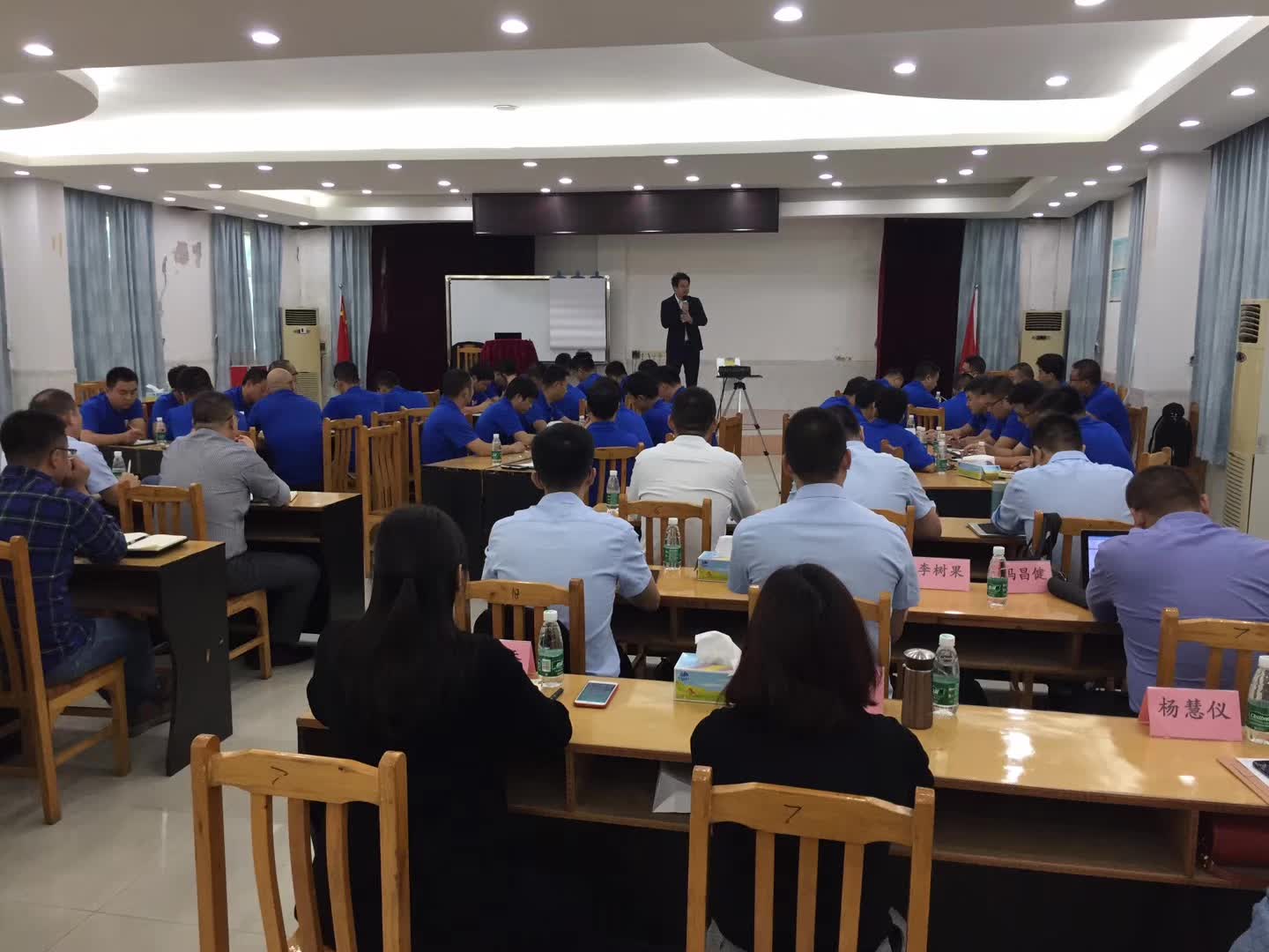 李成林给屏荣食品讲《业绩突破营销创新》课程