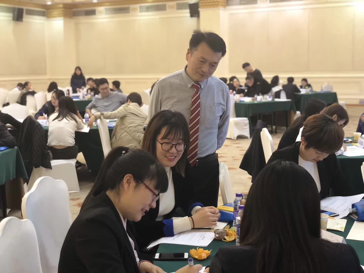  李成林给飞鹤奶粉讲《商务谈判实战兵法》课程