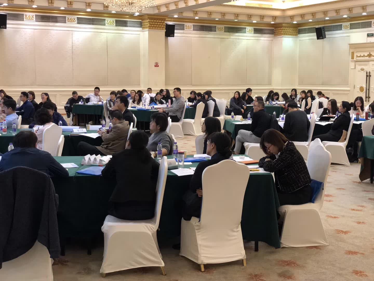  李成林给飞鹤奶粉讲《商务谈判实战兵法》课程