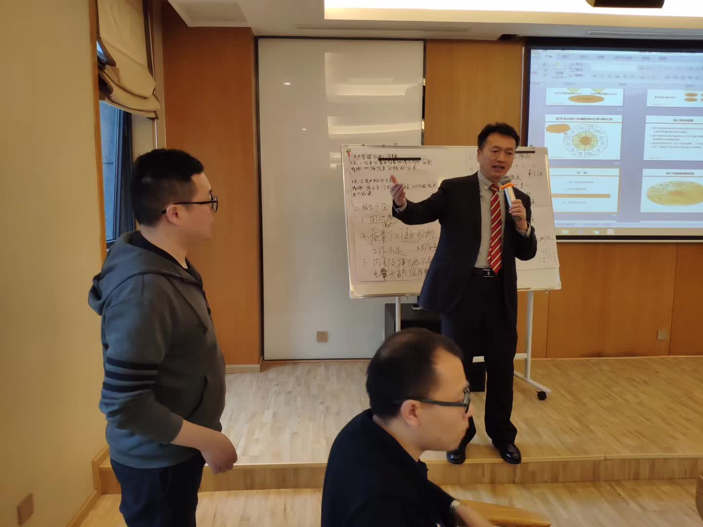 李成林给氢能源龙头企业-厚普股份讲《创新营销