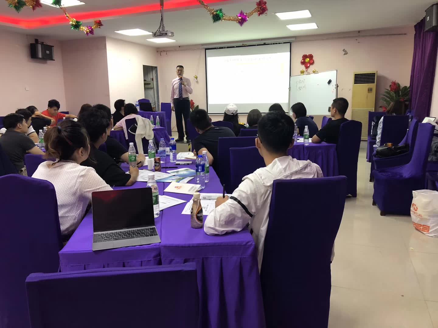 李成林给百和集团讲《渠道开发与管理》课程