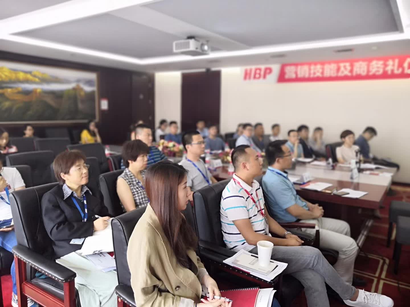 李成林给华油惠博普讲《用脑销售》课程