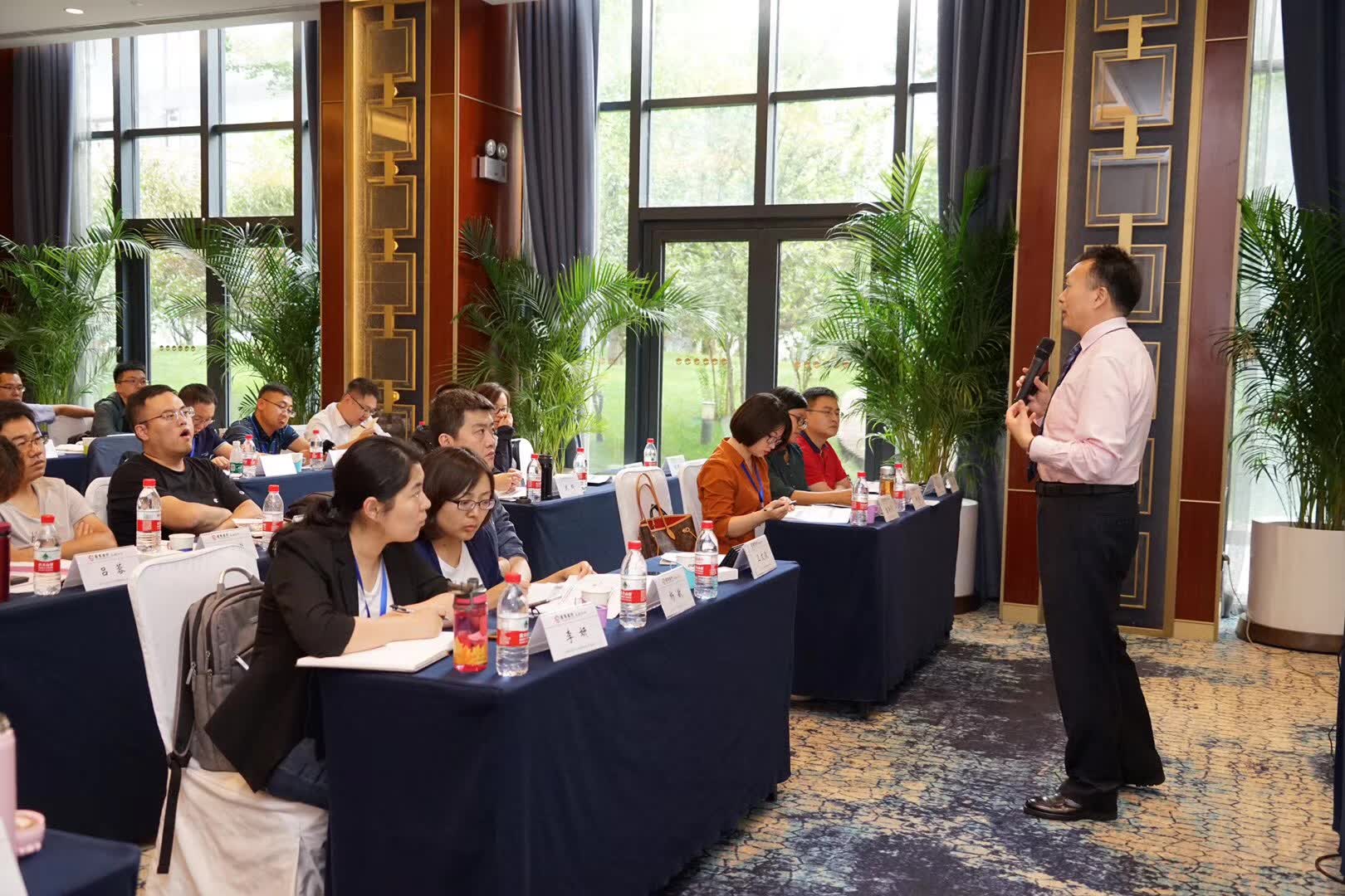 李成林给招商银行支行长讲《营销钢铁团队》