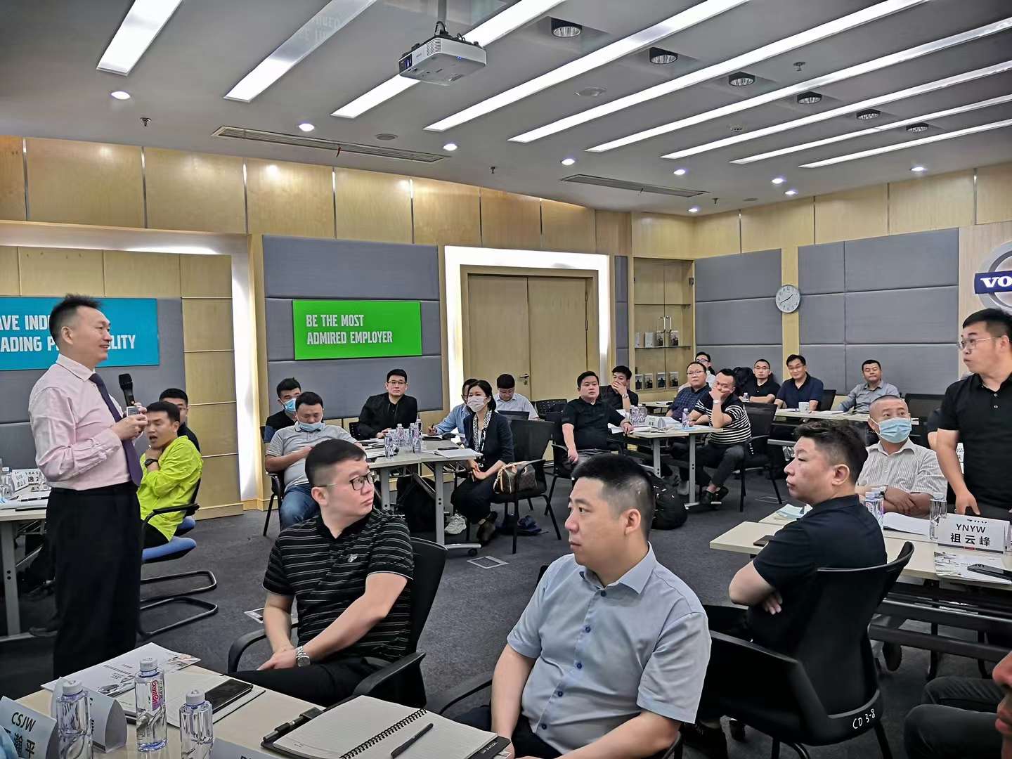 李成林给上海沃尔沃建筑设备讲《大客户销售》