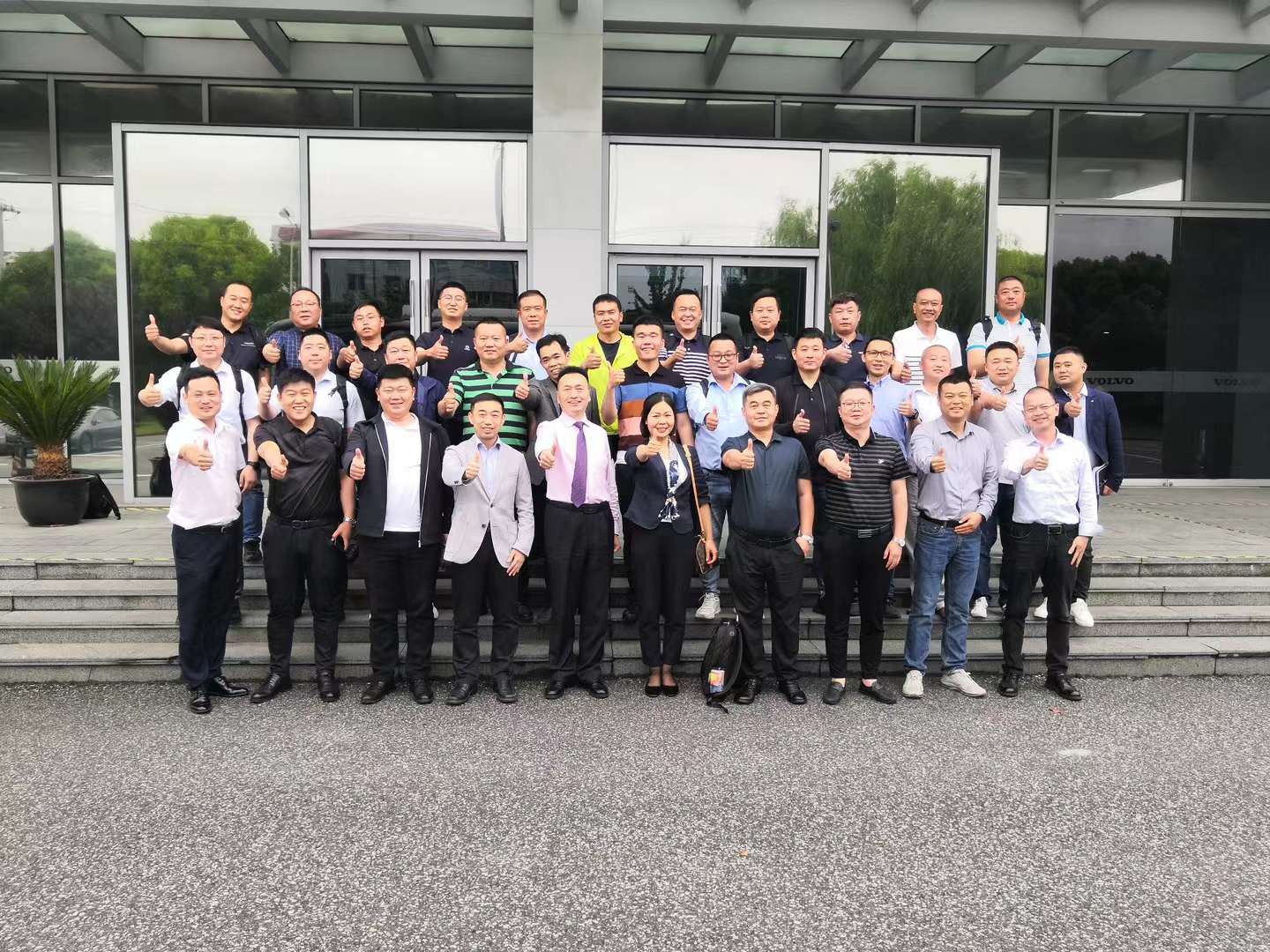 李成林给上海沃尔沃建筑设备讲《大客户销售》