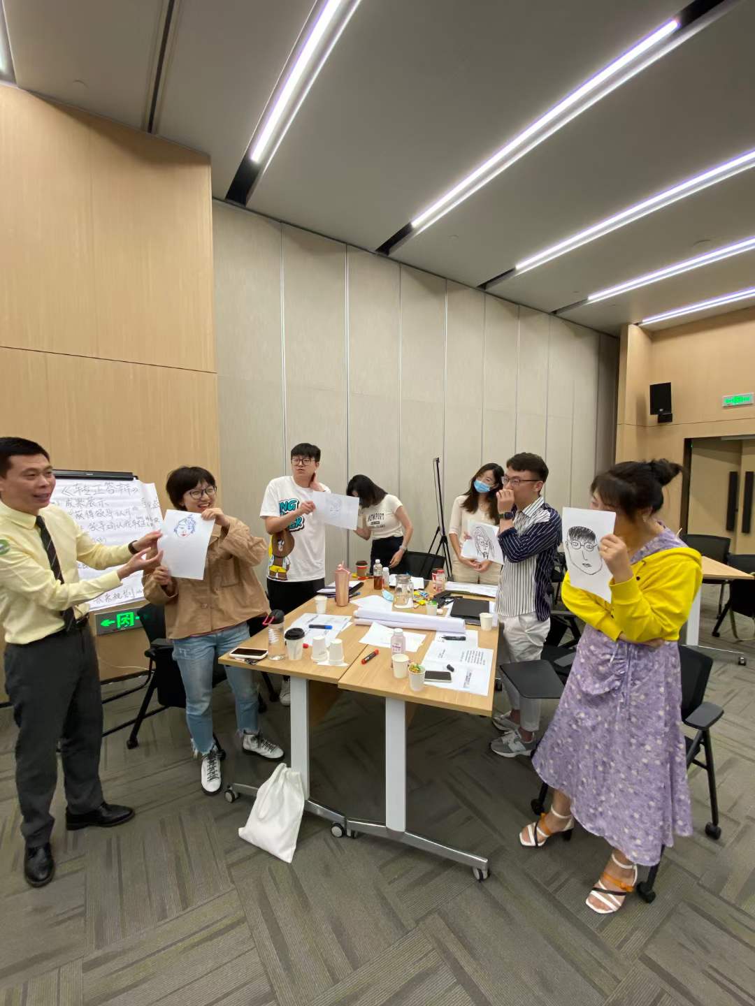 周刚为【龙湖地产】培训高级汇报技巧课程