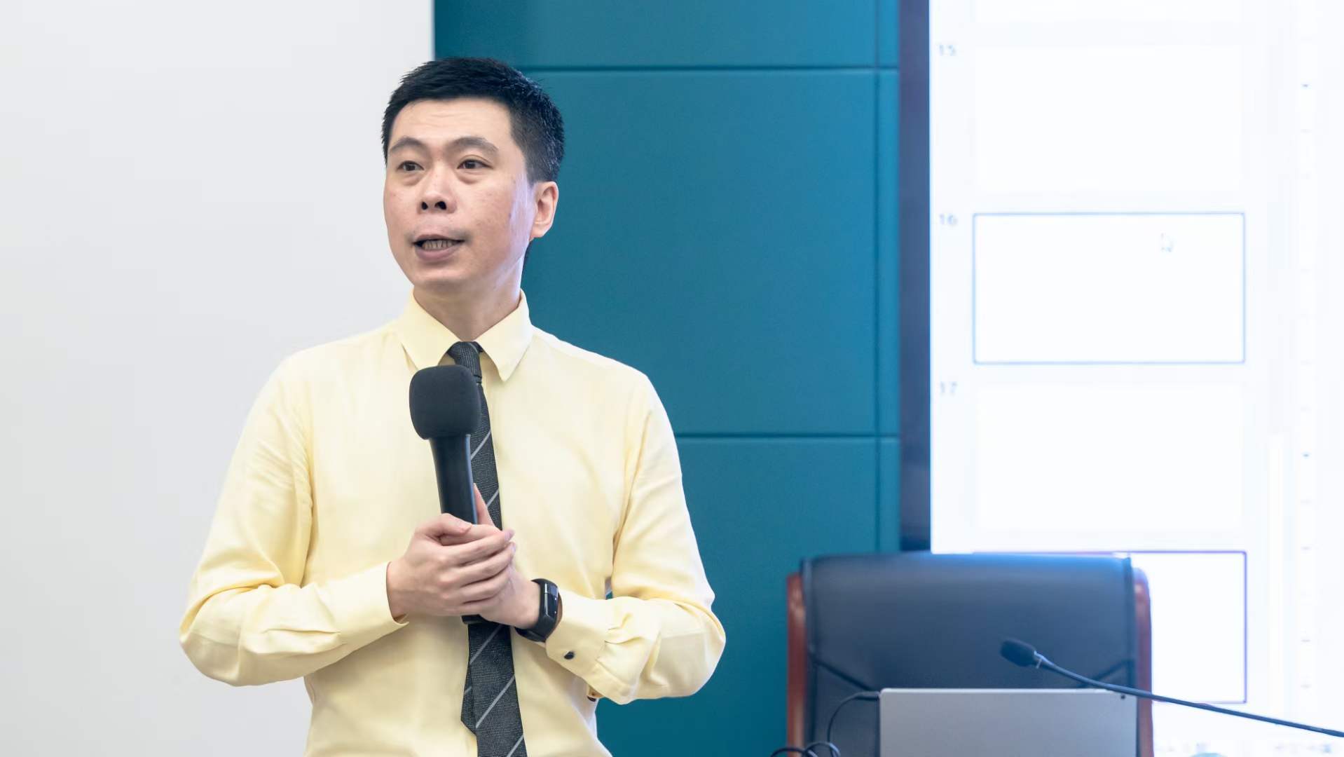 周刚为国家电网培训第一期逻辑思维与汇报演绎