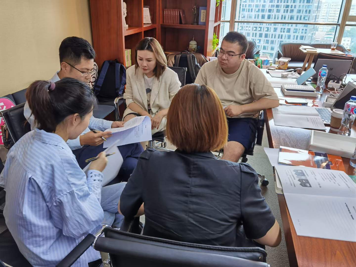 苏进为新东方前途出国开展领越领导力工作坊