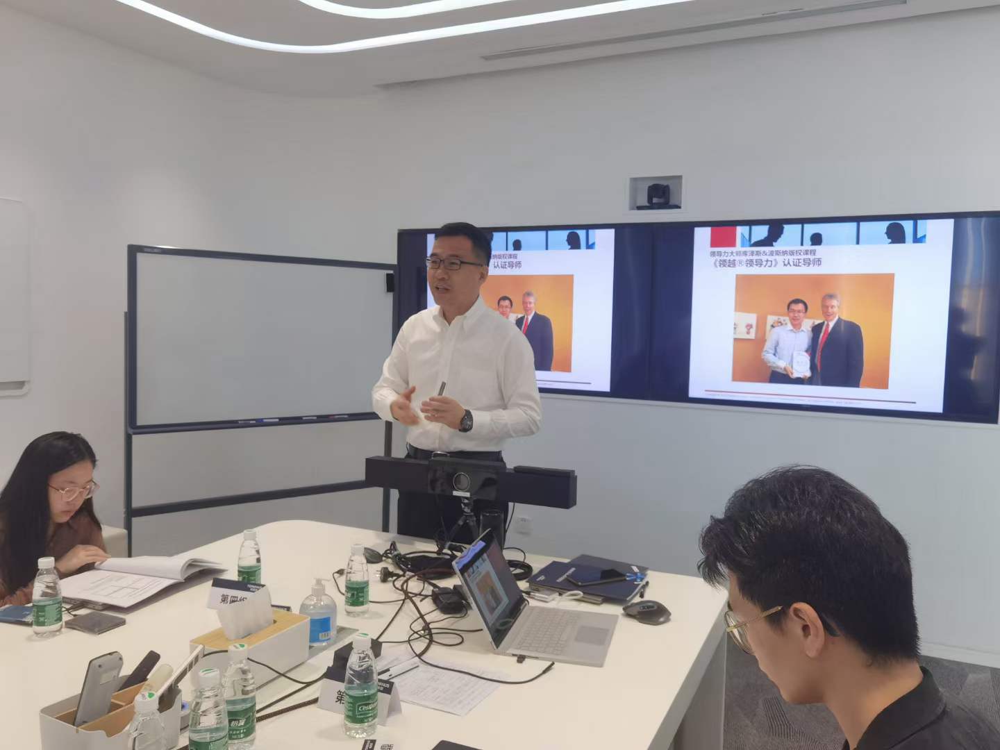 苏进为特斯联科技集团开展团队协作工作坊