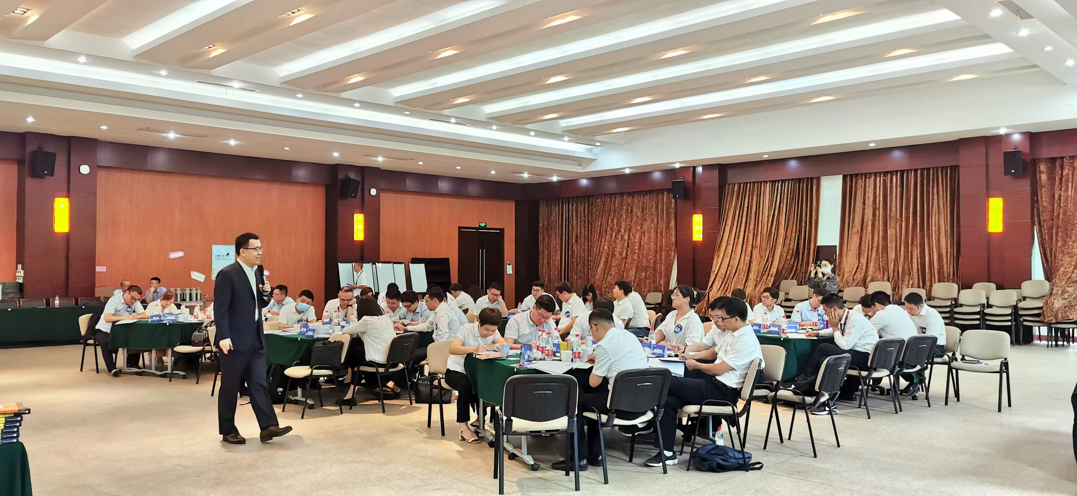 苏进为传化化学开展《领越领导力工作坊》