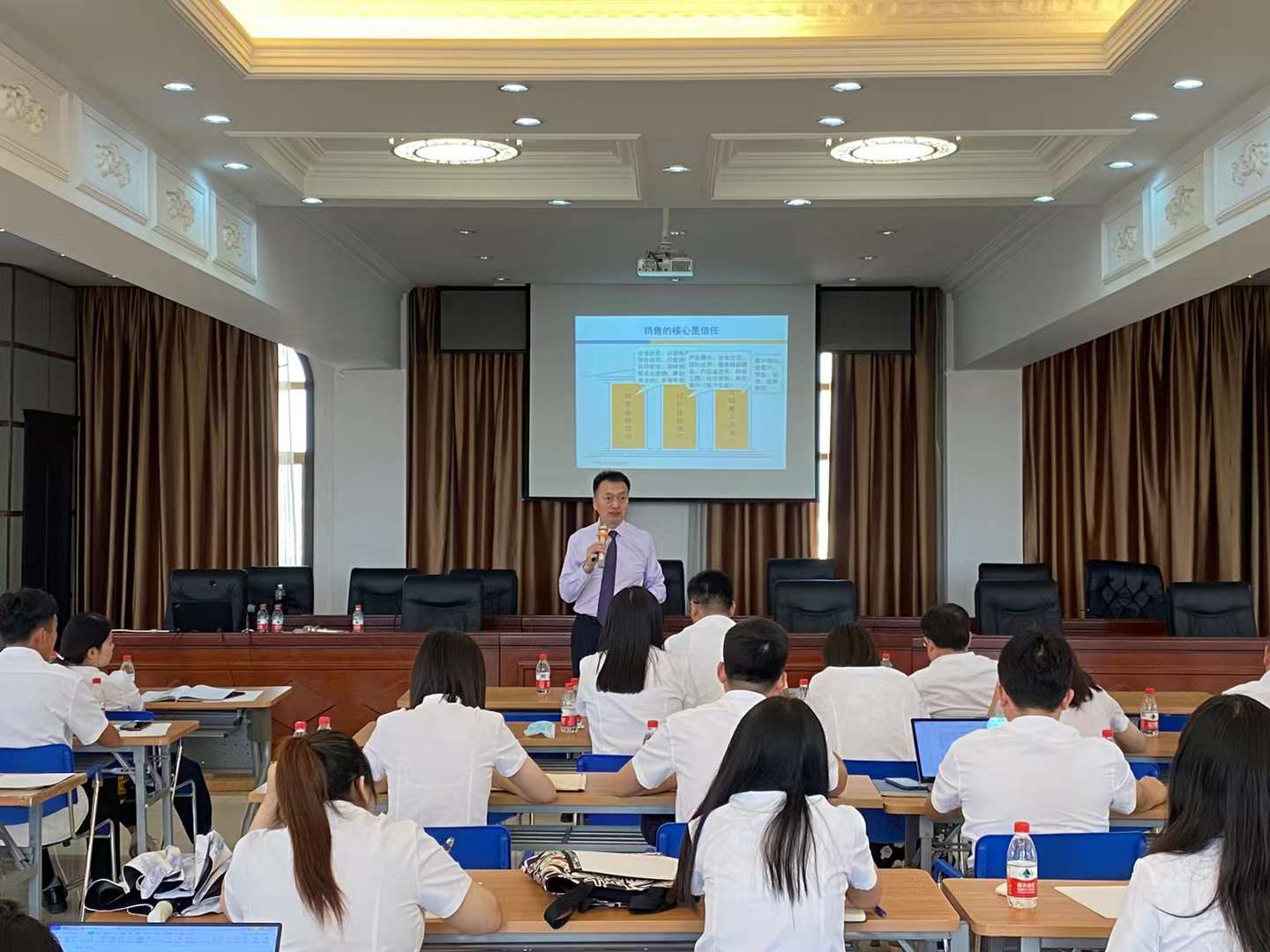 李成林给农药巨头泰益欣讲《大客户销售》