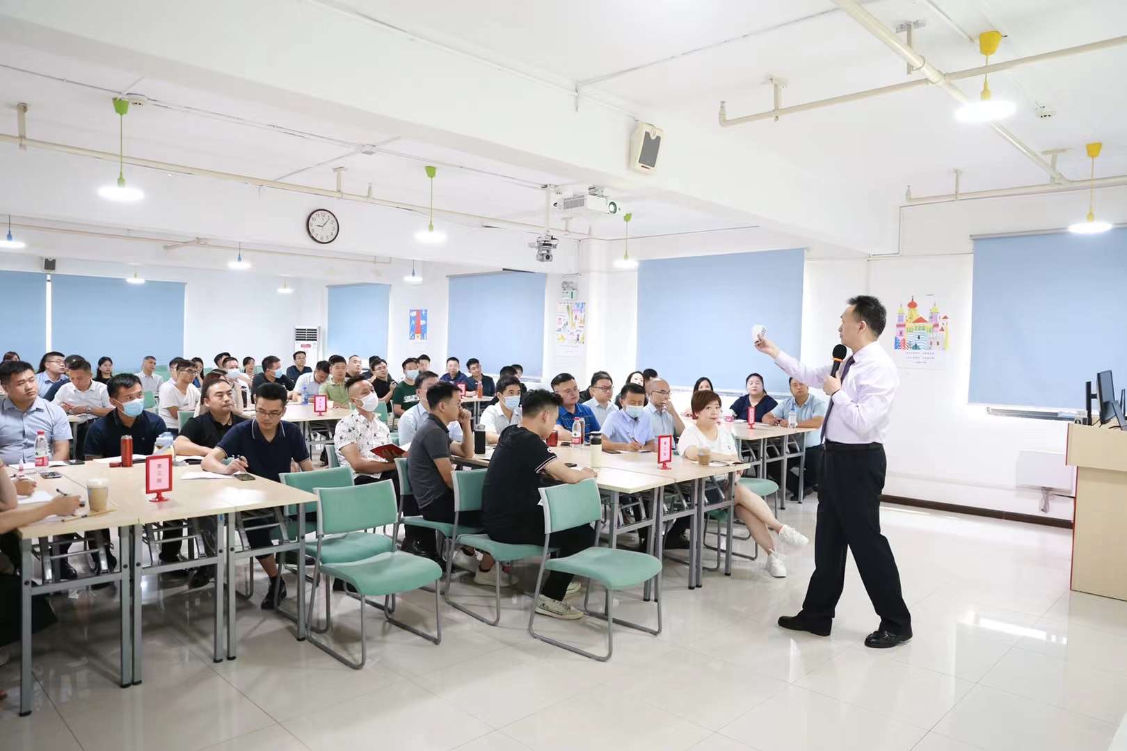 李成林亿童教育讲《渠道管理》课程