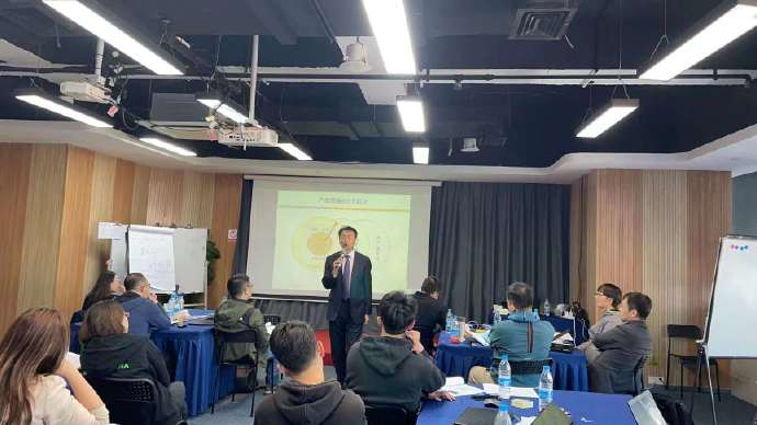 李成林给施耐德做《数字化产品经理工作坊》