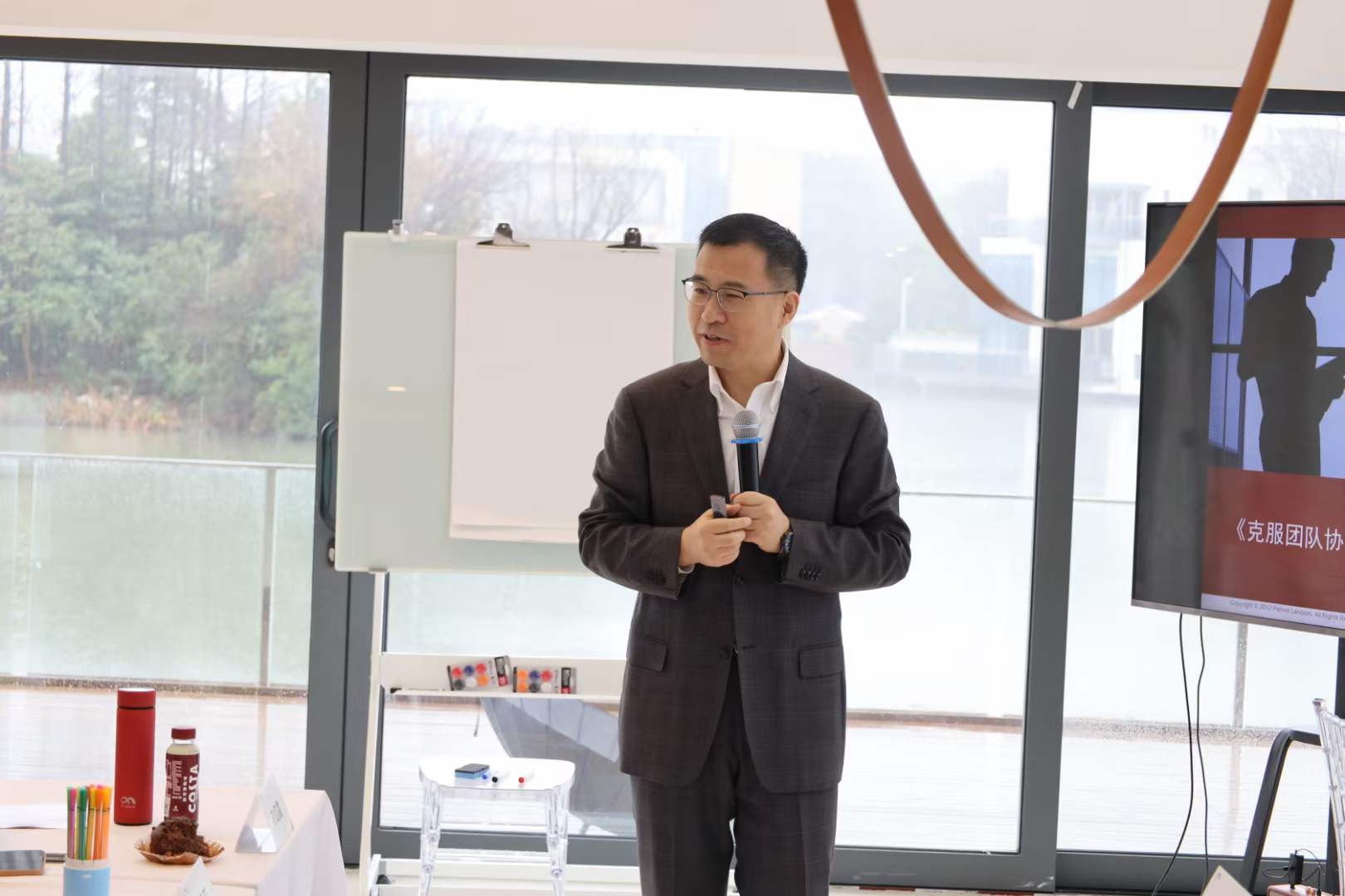 苏进为非夕科技开展克服团队协作五障碍工作坊