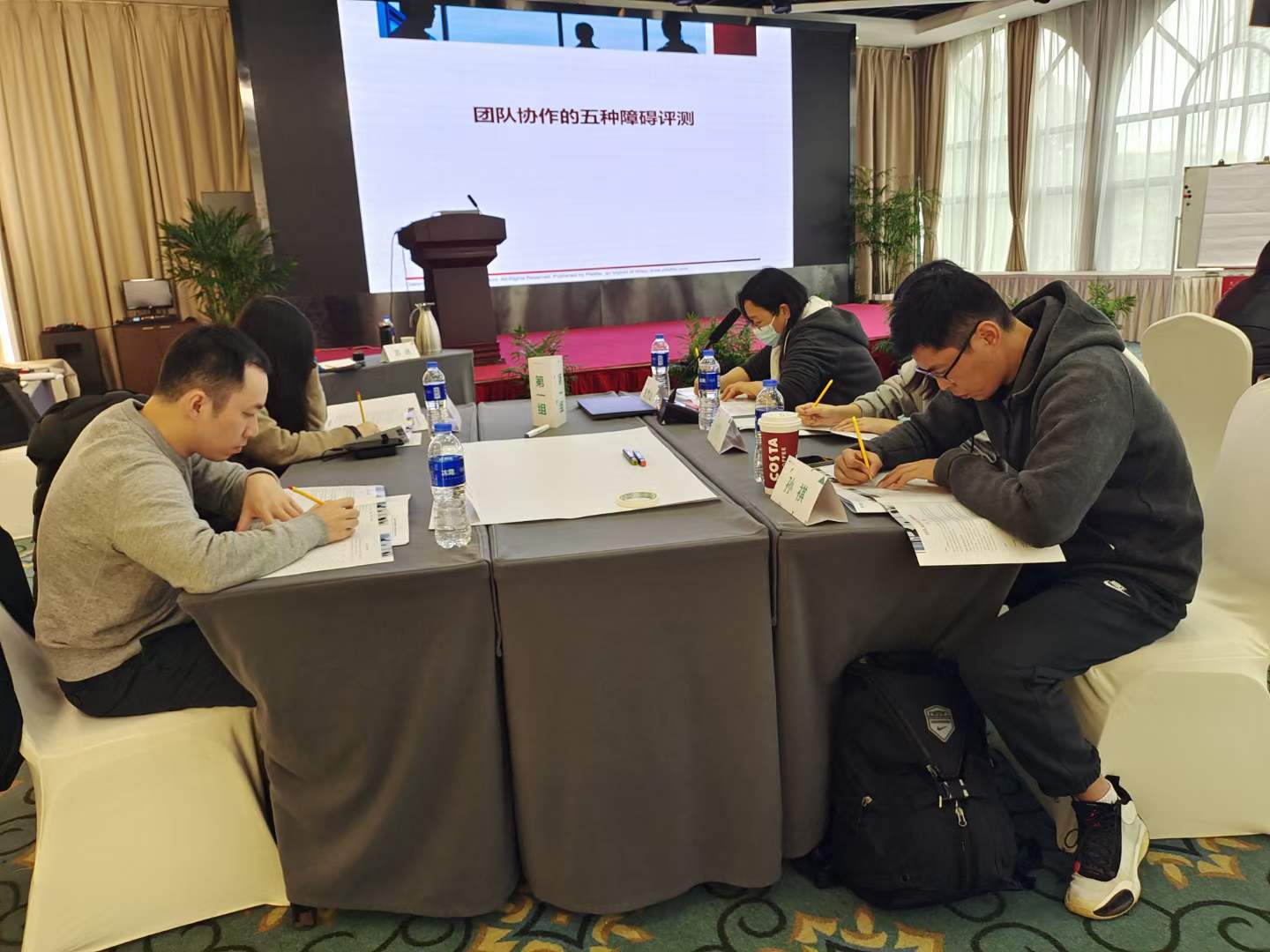 苏进为上海第一财经开展团队协作领导力工作坊