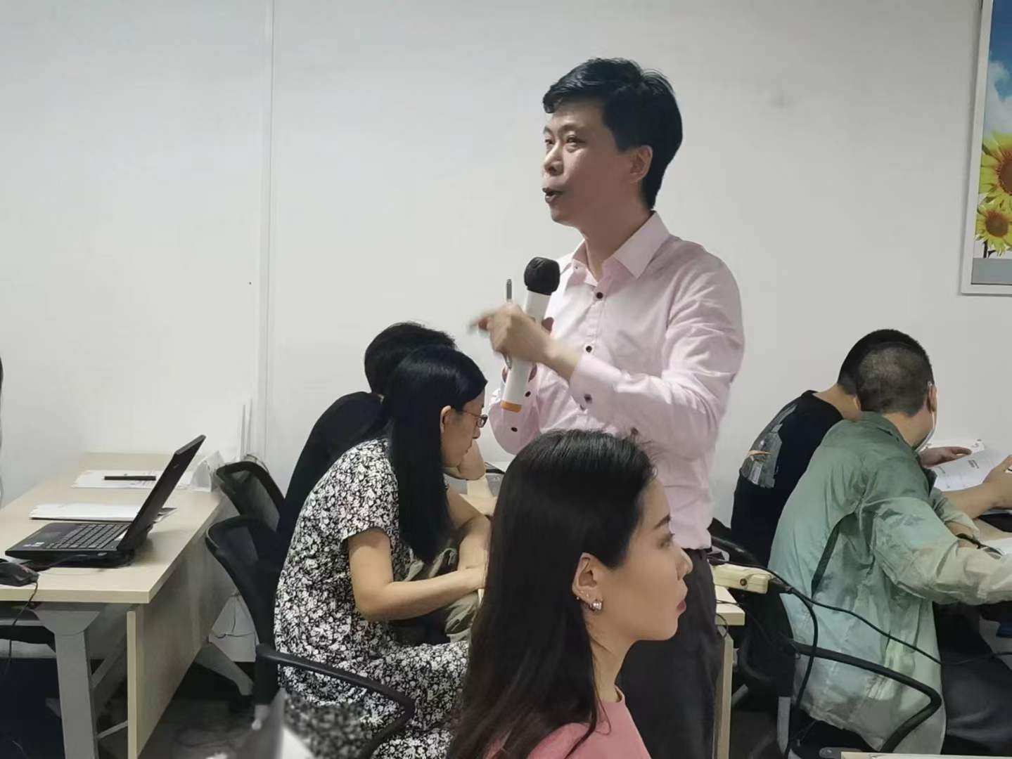 周刚为北京联通提供《PPT数据呈现与设计技巧》