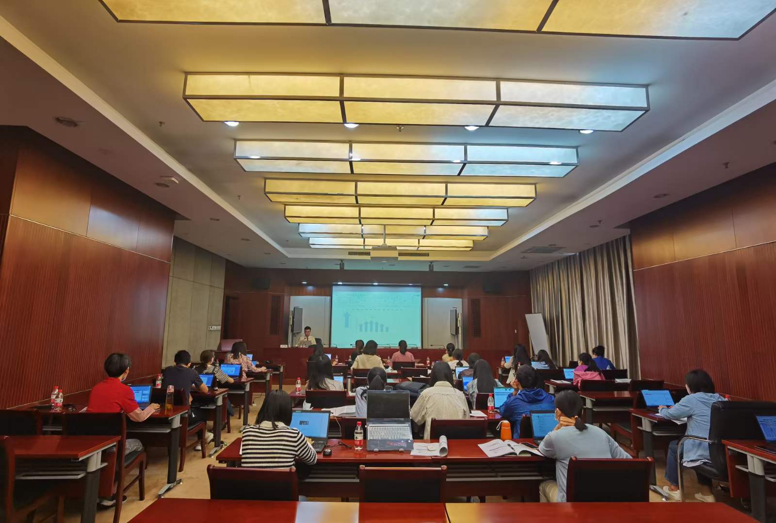 周刚为国家电网讲授《EXCEL高效办公十项全能》