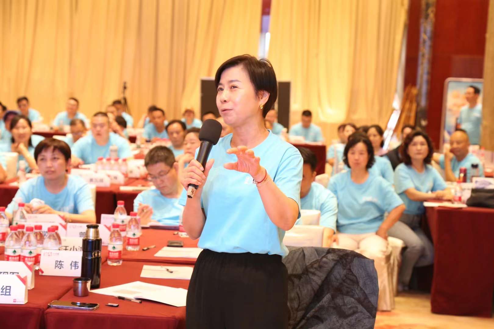 李成林给怡亚通讲《成为有竞争力的分销店铺》