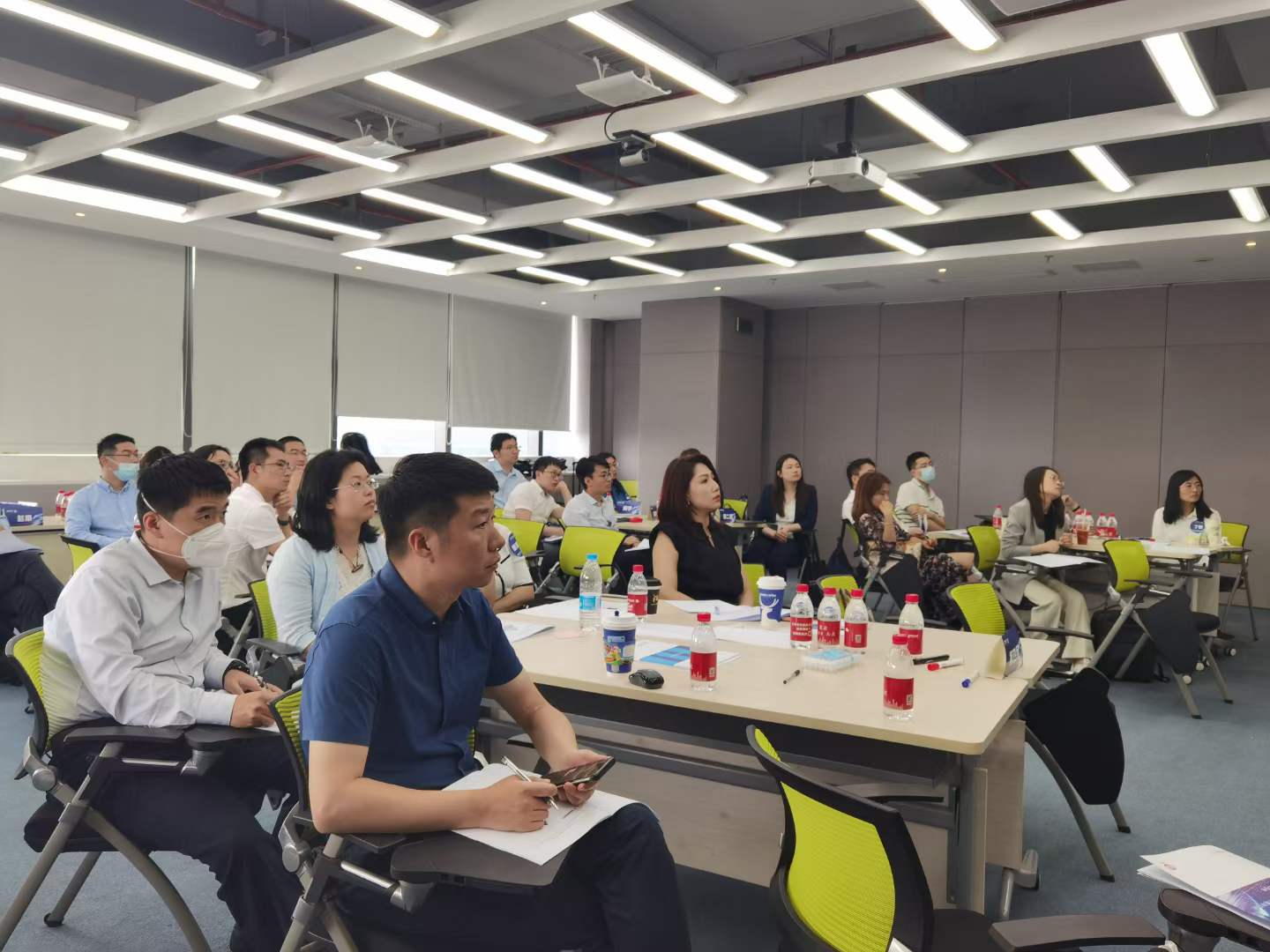 苏进为方正证券开展《教练式领导》培训